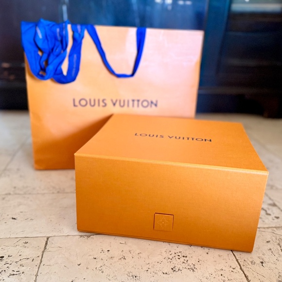 Louis Vuitton Gift Box with Ribbon and Bag-New - Picture 2 of 5